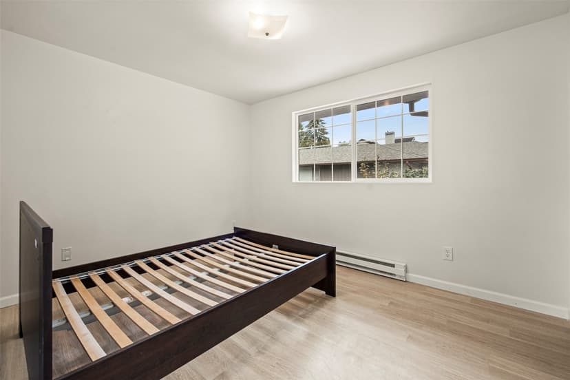 Property photo for 10756 Bartlett Ave NE, Seattle photo 14