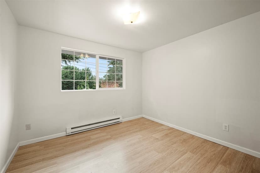 Property photo for 10756 Bartlett Ave NE, Seattle photo 16