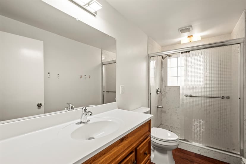 Property photo for 10756 Bartlett Ave NE, Seattle photo 26
