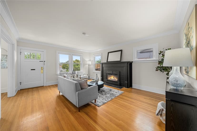 Property photo for 1509 4th Avenue W, Seattle photo 9