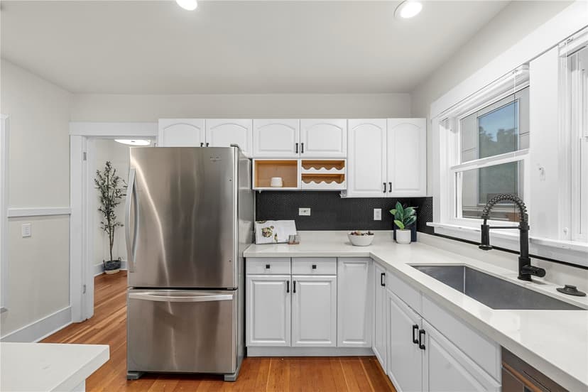 Property photo for 1509 4th Avenue W, Seattle photo 11