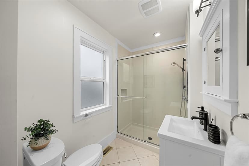 Property photo for 1509 4th Avenue W, Seattle photo 16