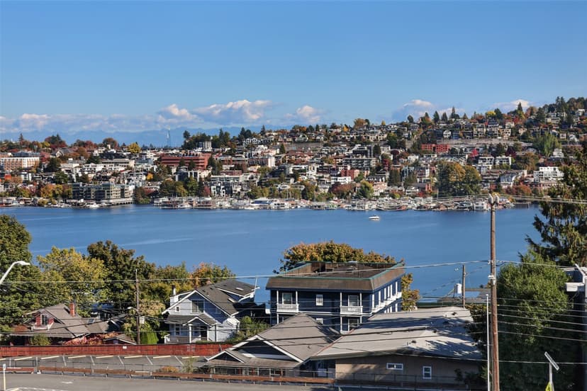 Property photo for 1768 Aurora Avenue N #201, Seattle photo 32