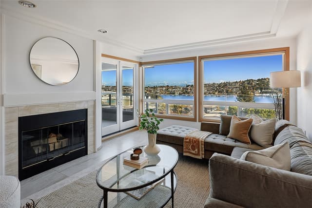 Property photo for 1768 Aurora Avenue N #201, Seattle photo 2