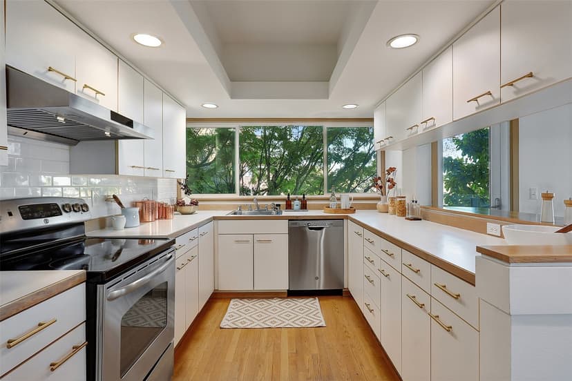 Property photo for 1768 Aurora Avenue N #201, Seattle photo 11