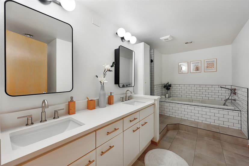 Property photo for 1768 Aurora Avenue N #201, Seattle photo 23