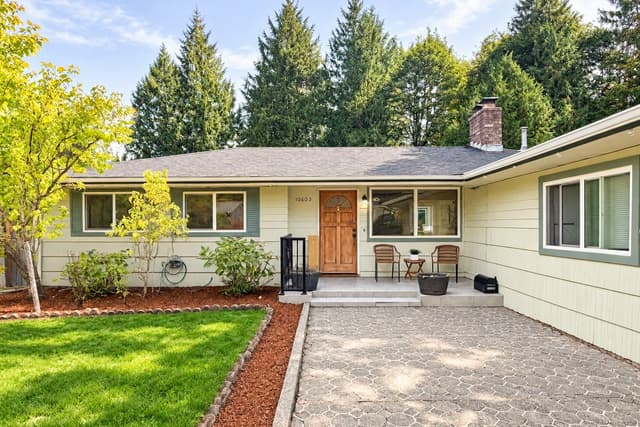Property photo for 10603 NE 137th Place, Kirkland photo 3