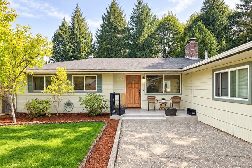 Property photo for 10603 NE 137th Place, Kirkland photo 3