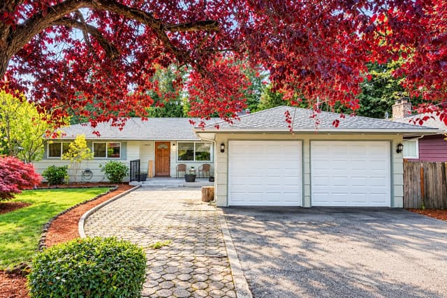 Property photo for 10603 NE 137th Place, Kirkland photo 4