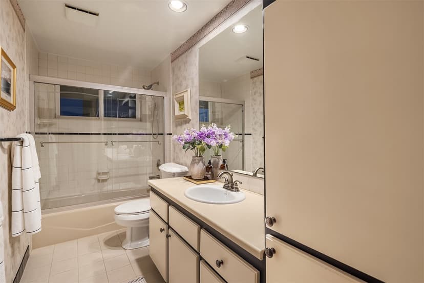 Property photo for 14100 SE 44th Street, Bellevue photo 38