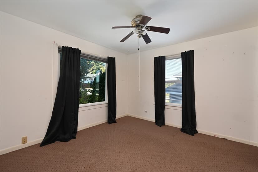 Property photo for 4434 28th Place W, Seattle photo 3
