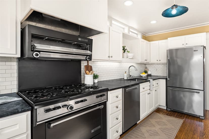 Property photo for 1429 33rd Avenue S, Seattle photo 18