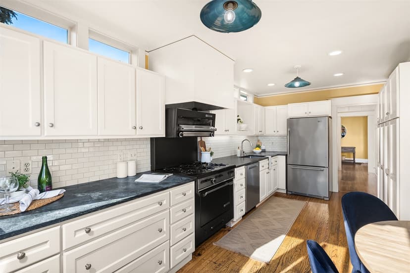 Property photo for 1429 33rd Avenue S, Seattle photo 17