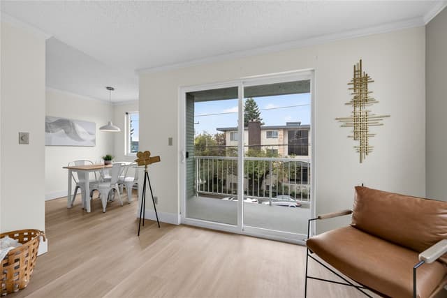 Property photo for 506 N 45th Street #302, Seattle photo 2