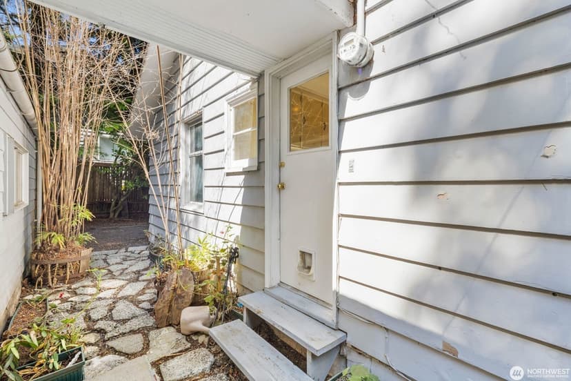 Property photo for 9525 7th Avenue NW, Seattle photo 16