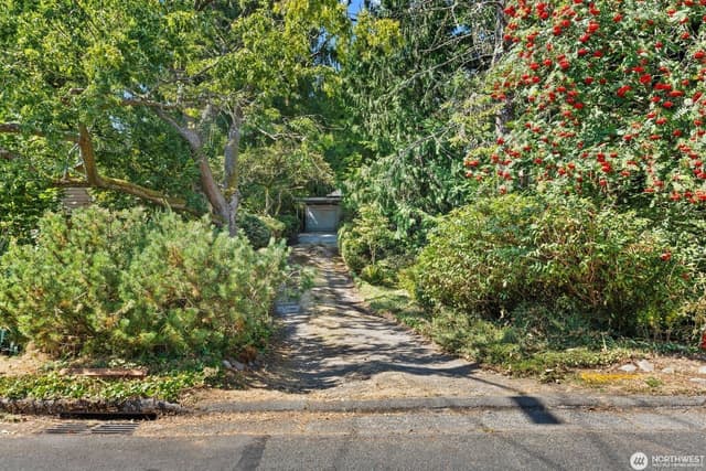 Property photo for 9525 7th Avenue NW, Seattle photo 2
