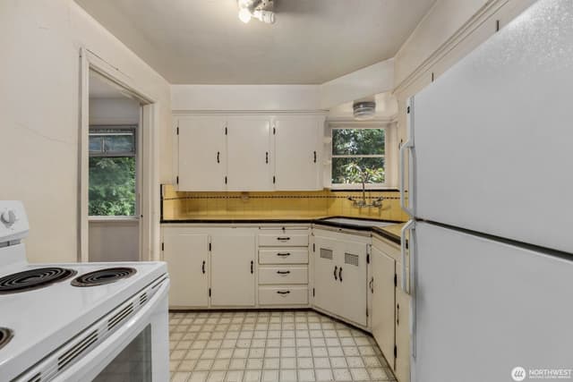 Property photo for 9525 7th Avenue NW, Seattle photo 4