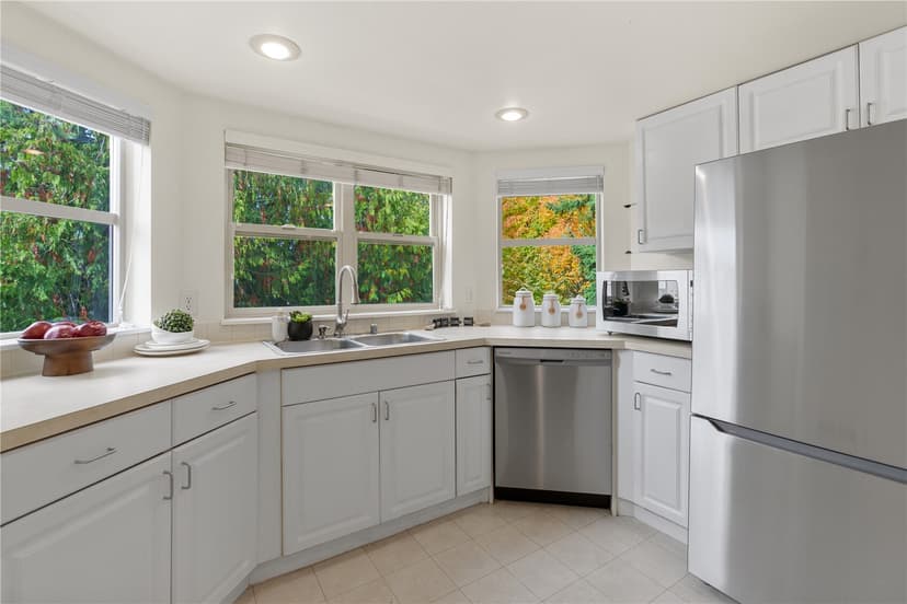 Property photo for 11570 Stone Avenue N #103A, Seattle photo 13
