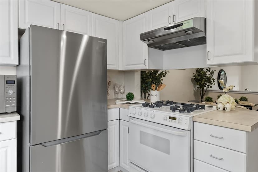 Property photo for 11570 Stone Avenue N #103A, Seattle photo 15