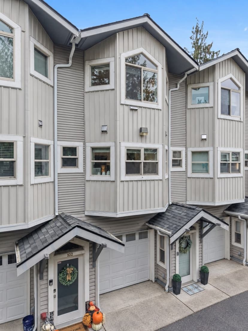 Property photo for 11570 Stone Avenue N #103A, Seattle photo 2