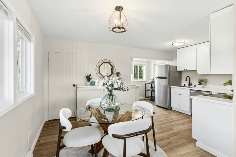 Property photo for 670 Dayton Avenue NE, Renton photo 8