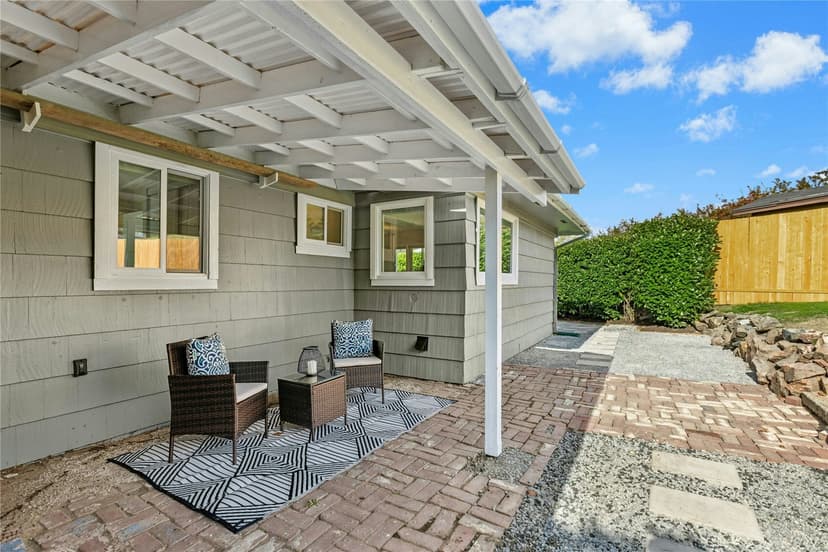 Property photo for 670 Dayton Avenue NE, Renton photo 27