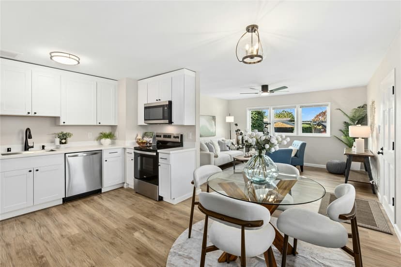 Property photo for 670 Dayton Avenue NE, Renton photo 11