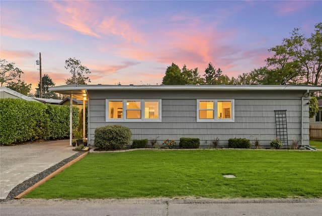 Property photo for 670 Dayton Avenue NE, Renton photo 2