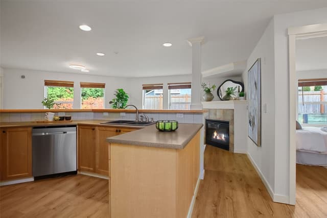 Property photo for 11920 98th Avenue NE #301, Kirkland photo 4