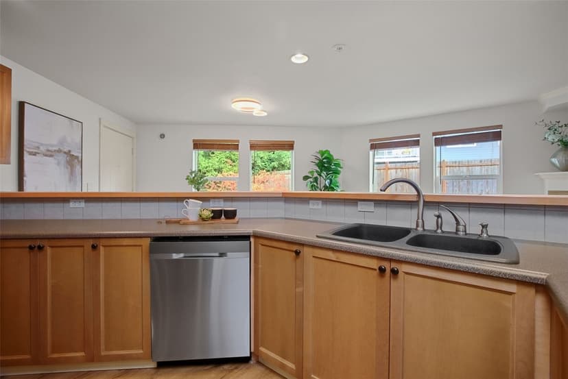 Property photo for 11920 98th Avenue NE #301, Kirkland photo 6