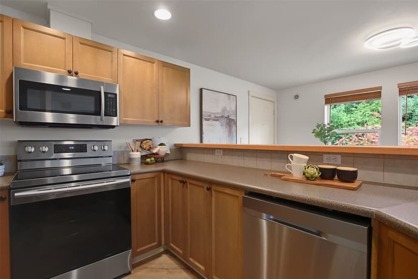 Property photo for 11920 98th Avenue NE #301, Kirkland photo 7
