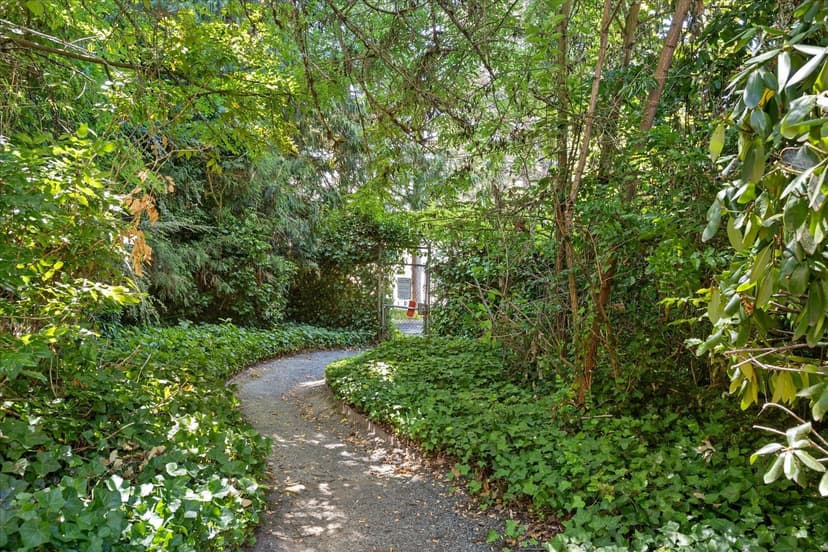 Property photo for 11637 100th Avenue NE #2C, Kirkland photo 23