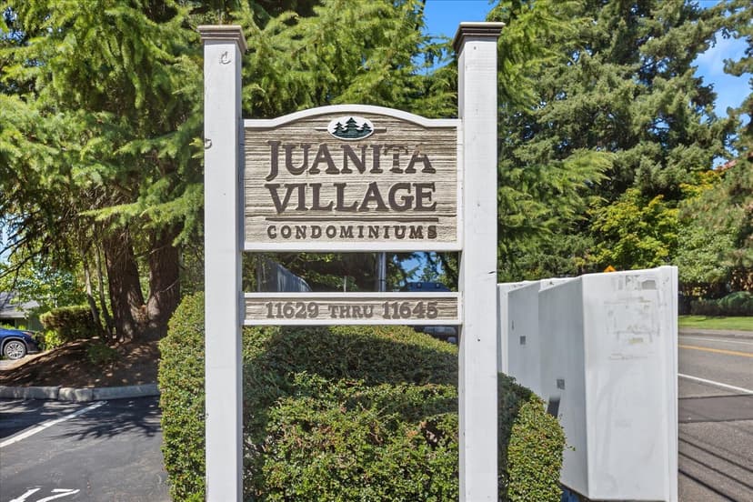 Property photo for 11637 100th Avenue NE #2C, Kirkland photo 30