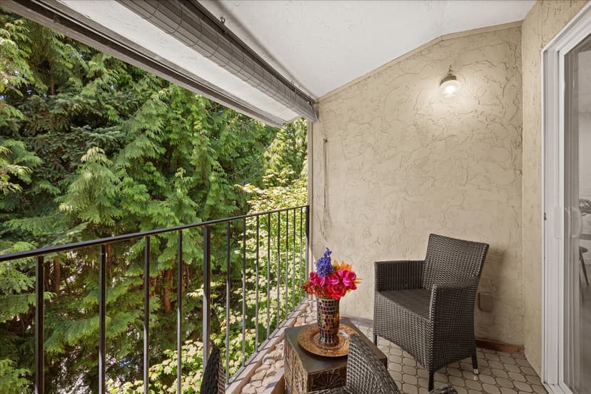 Property photo for 11637 100th Avenue NE #2C, Kirkland photo 14