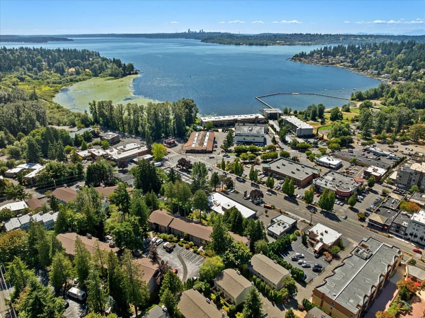 Property photo for 11637 100th Avenue NE #2C, Kirkland photo 22