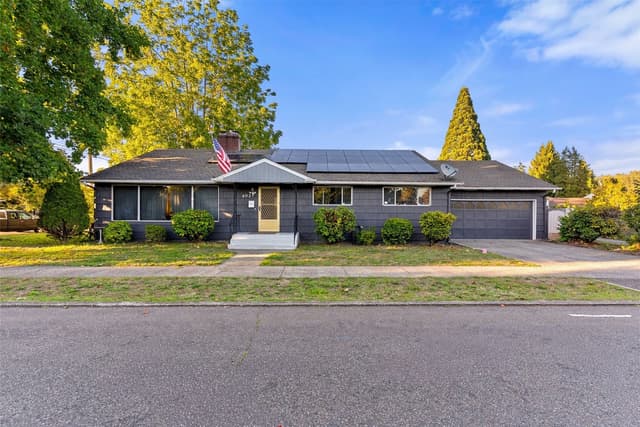 Property photo for 402 Pike Street NE, Auburn