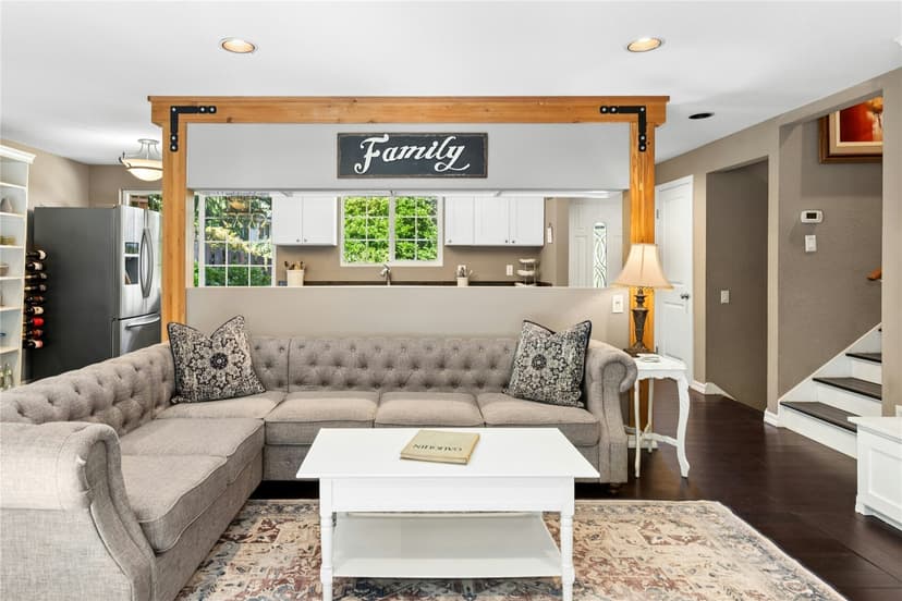 Property photo for 860 Valley View Place SW, Issaquah photo 5