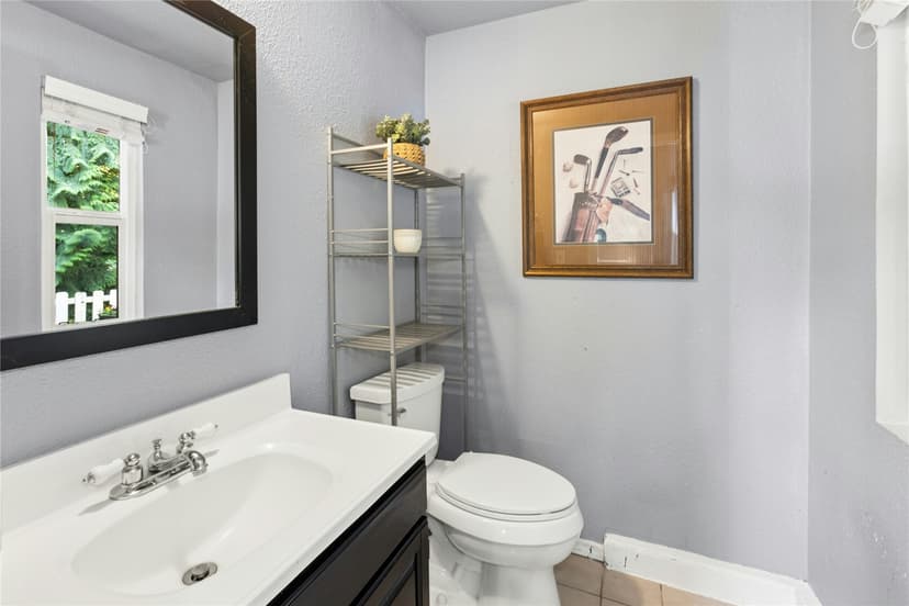 Property photo for 860 Valley View Place SW, Issaquah photo 18