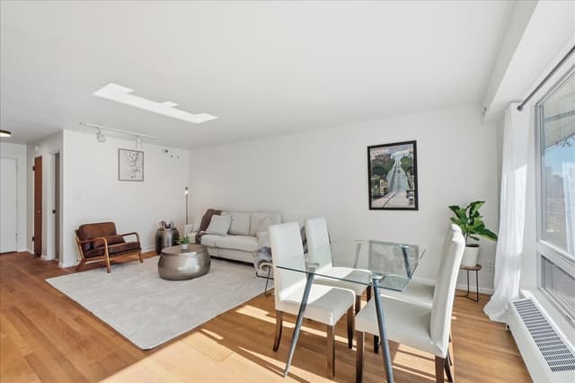 Property photo for 530 W Olympic Place #206, Seattle photo 3