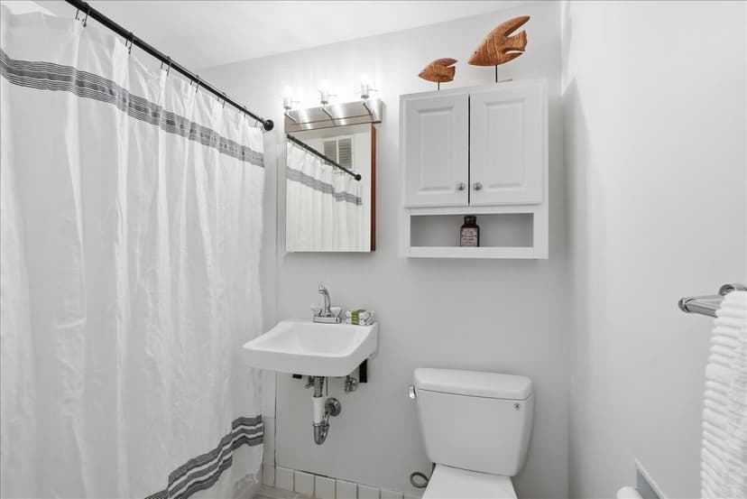 Property photo for 530 W Olympic Place #206, Seattle photo 12