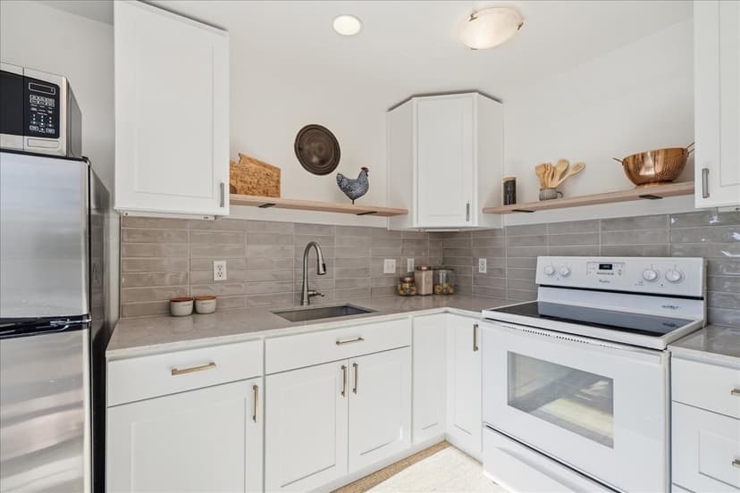 Property photo for 530 W Olympic Place #206, Seattle photo 7