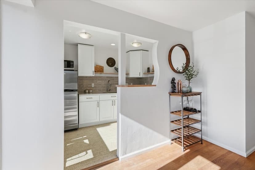 Property photo for 530 W Olympic Place #206, Seattle photo 6