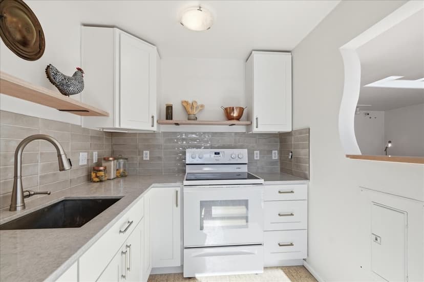 Property photo for 530 W Olympic Place #206, Seattle photo 8