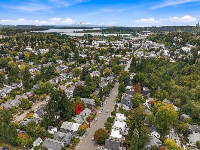 Property photo for 5756 25th Avenue NE, Seattle photo 32