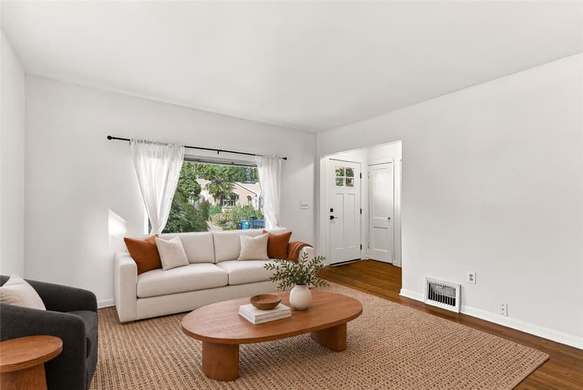 Property photo for 5756 25th Avenue NE, Seattle photo 3