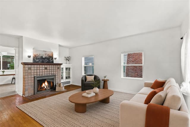 Property photo for 5756 25th Avenue NE, Seattle photo 2