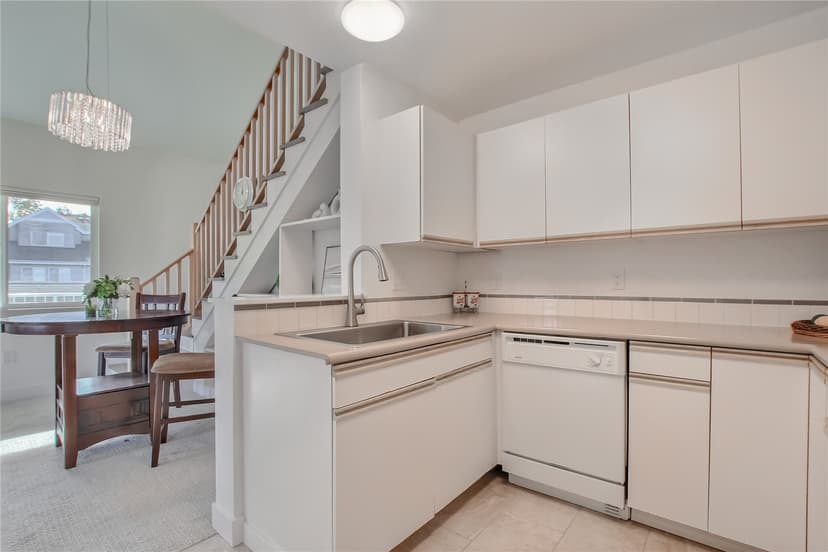 Property photo for 11130 SE 208th St #M-202, Kent photo 11
