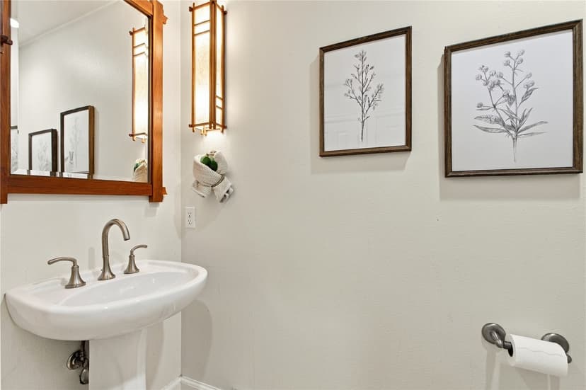 Property photo for 4326 SW Roxbury Street, Seattle photo 13