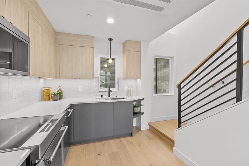 Property photo for 222 10th Avenue E #D, Seattle photo 10