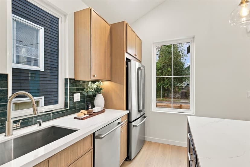 Property photo for 5606 11th Avenue NE, Seattle photo 9
